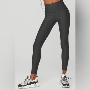 Alo Yoga High Waisted leggings in Size Small
